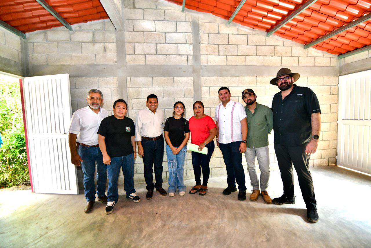 Dan 139 viviendas a familias de comunidades apartadas en Comalcalco