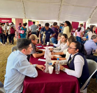 Funcionarias del TSJ acercan la justicia al pueblo en Comalcalco