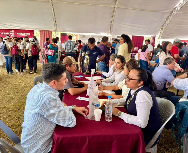 Funcionarias del TSJ acercan la justicia al pueblo en Comalcalco