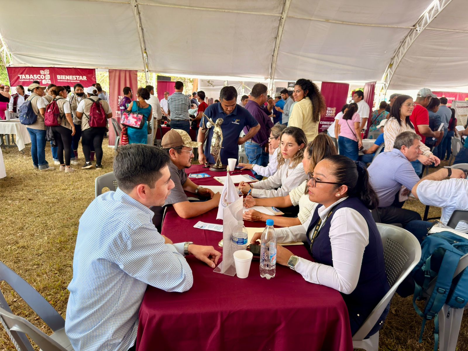 Funcionarias del TSJ acercan la justicia al pueblo en Comalcalco