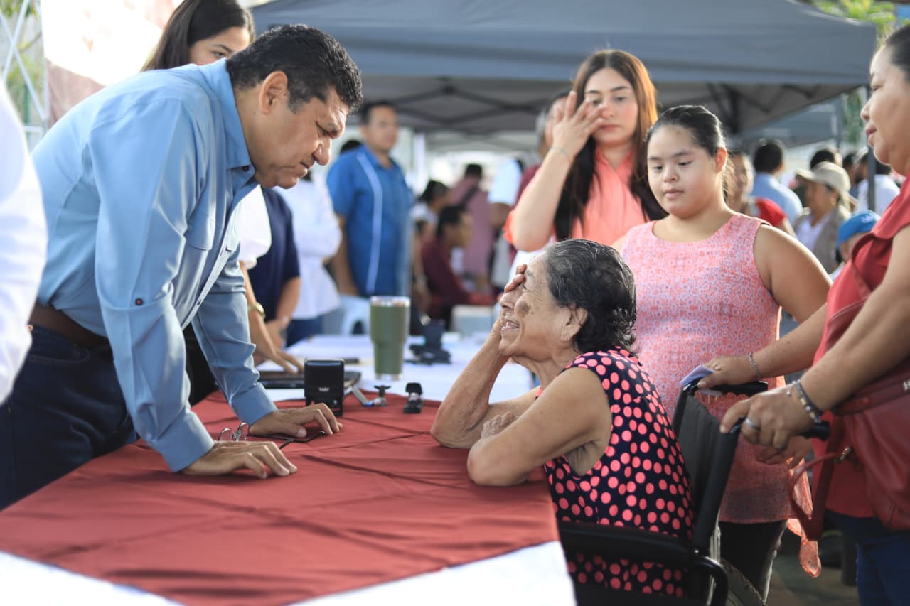 Mejoran las condiciones de vida de las familias jalapanecas