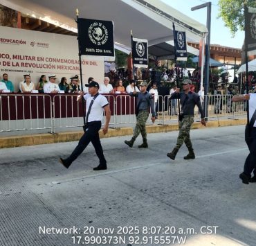 Personal naval participa en Desfile Cívico