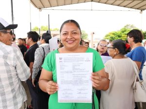 Brigadas de topografía avanzan en la regularización de predios, fortaleciendo el proceso con el que Se rebasa meta de títulos de propiedad en Tabasco.