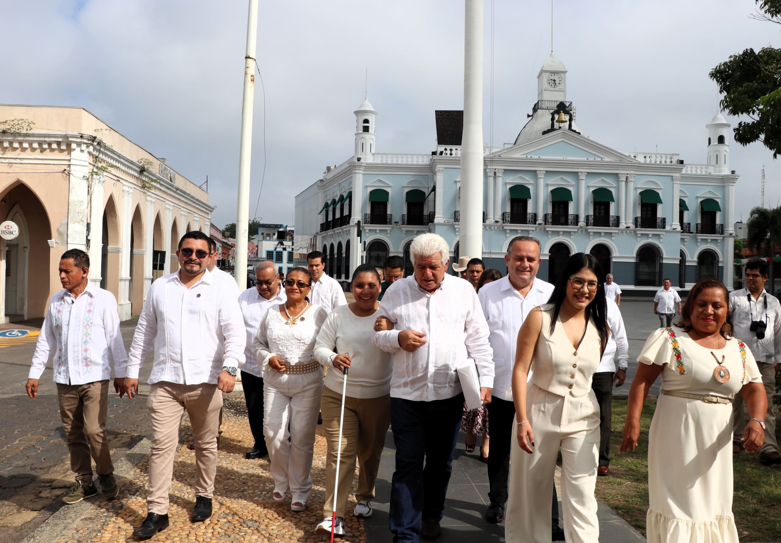 Transparencia y atención a los más desfavorecidos