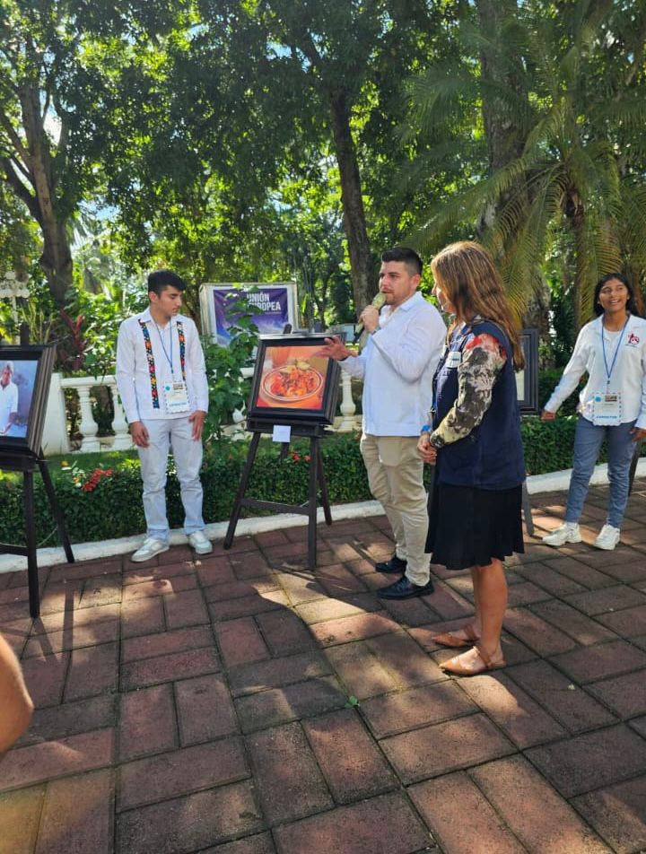 exposición “Ensueño del Trópico”