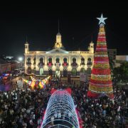 Ilumina Navidad al Edén en Plaza de Armas