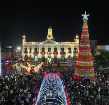 Ilumina Navidad al Edén en Plaza de Armas