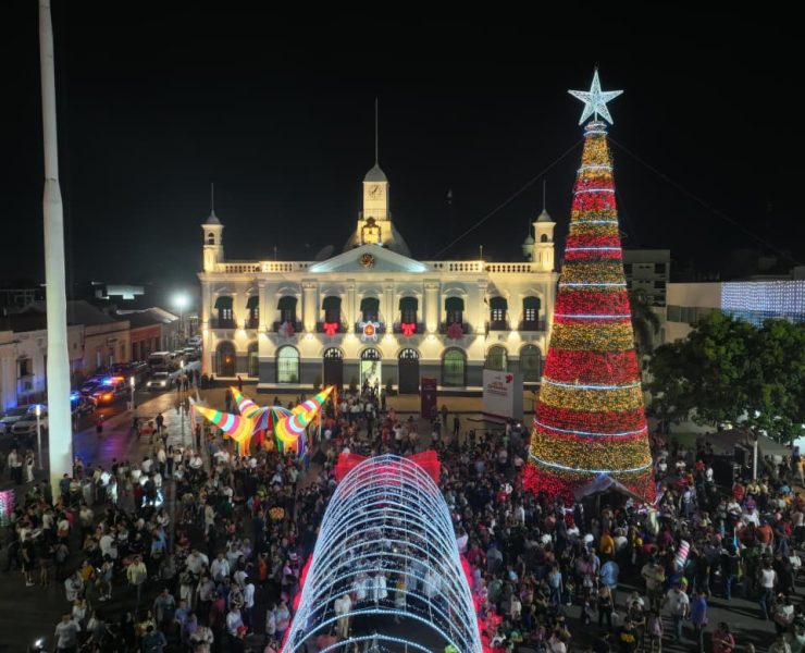 Ilumina Navidad al Edén en Plaza de Armas
