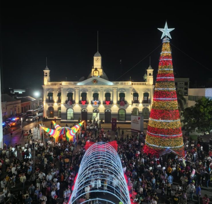 Ilumina Navidad al Edén en Plaza de Armas