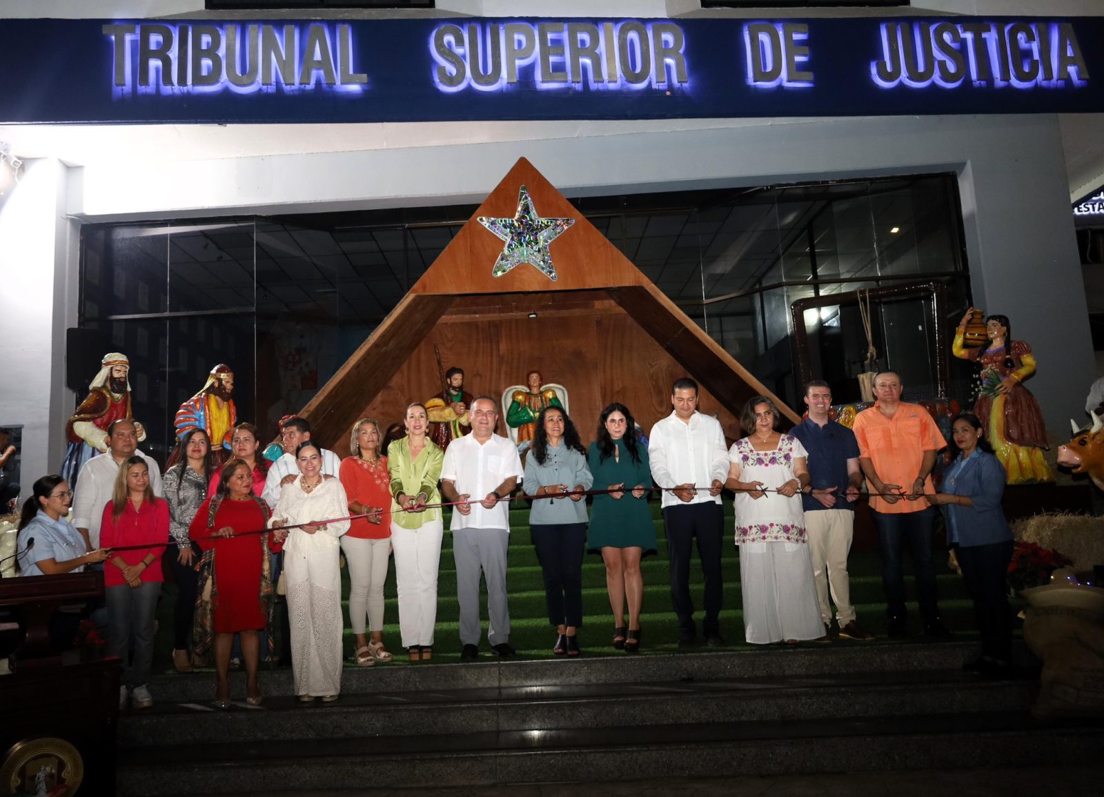 Inauguran nacimiento navideño del Voluntariado