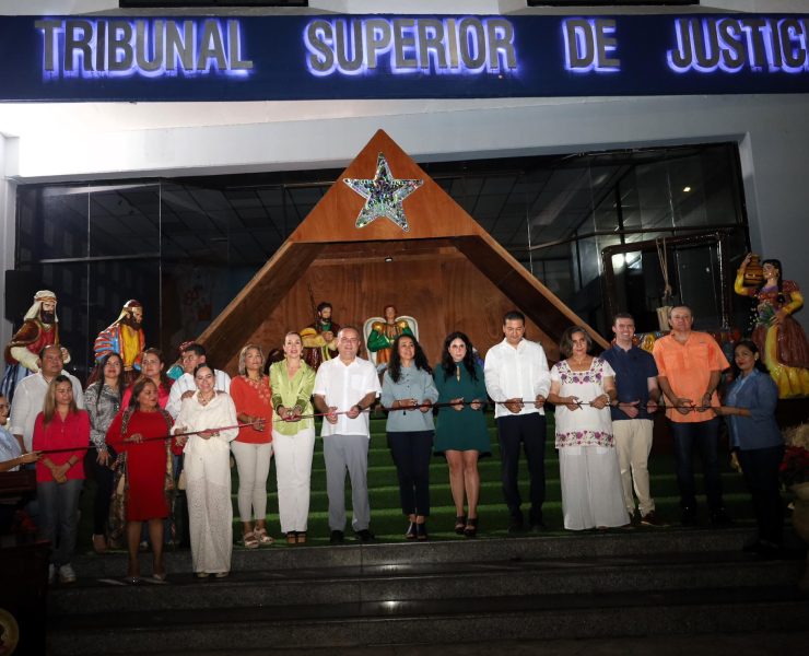 Inauguran nacimiento navideño del Voluntariado