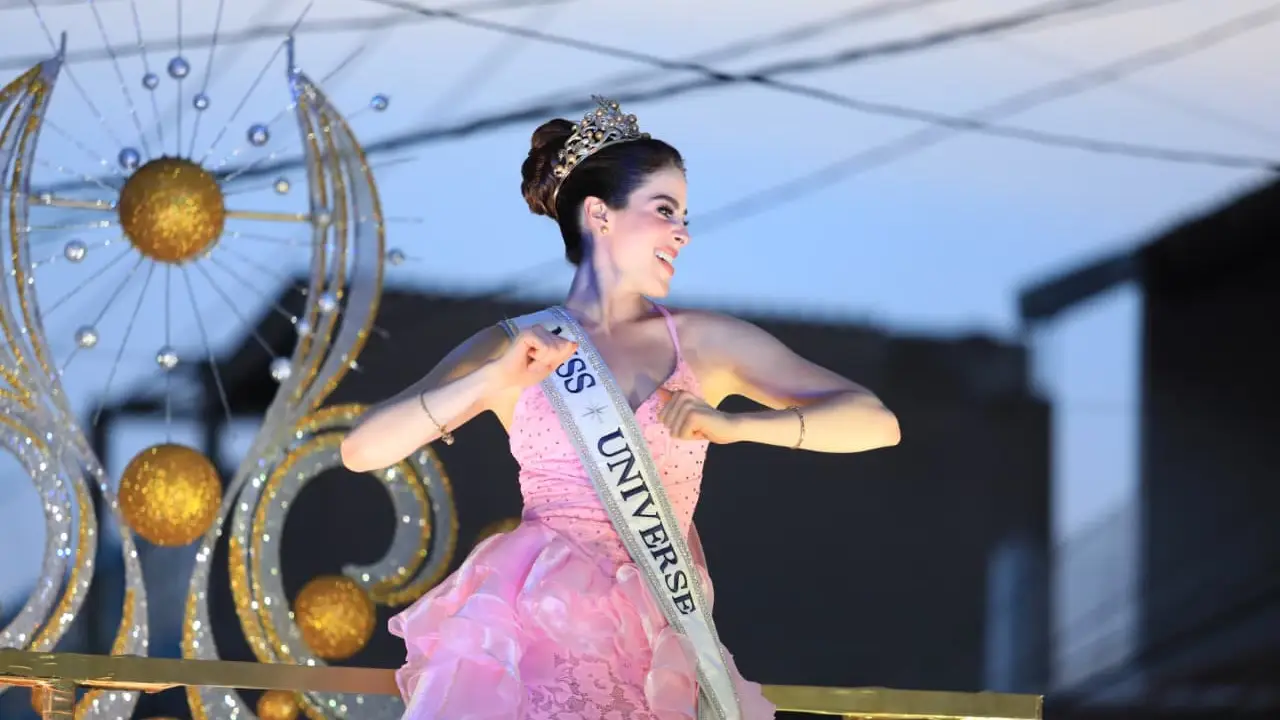 Miss Universo recibió una soberana bienvenida en Tabasco
