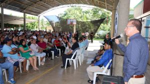 Autoridades federales y comunidad educativa durante las Pláticas de prevención del delito impartidas a estudiantes de Nivel Medio Superior en Nacajuca, como parte de las acciones para fortalecer la cultura de la denuncia y la seguridad en Tabasco.