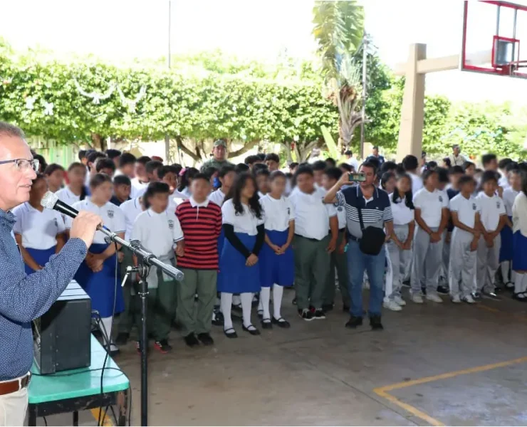 Pláticas de prevención del delito protegen estudiantes