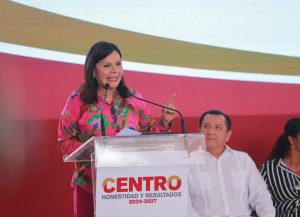 Vecinos y autoridades celebran la conclusión de las obras de agua potable que mejoran las condiciones de vida de las familias en Centro.