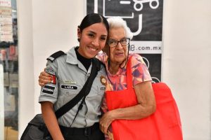 Unidades terrestres y personal de proximidad social realizan recorridos de vigilancia en puntos estratégicos de Tabasco, fortaleciendo la seguridad durante el Operativo “Navidad Segura 2025”.