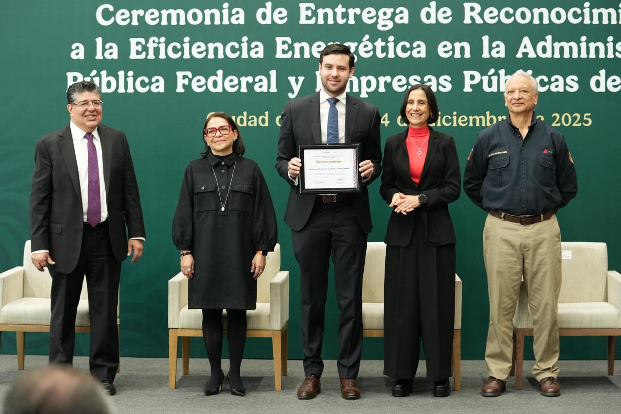 SENER entrega reconocimiento al INDEP