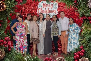 La titular de la DEIP, Yadi Noemí Hernández Peralta, acompañó el Convivio decembrino de la SETAB, destacando el trabajo colaborativo del personal educativo.