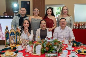El Convivio decembrino de la SETAB celebró el esfuerzo y dedicación del personal docente, fortaleciendo la comunidad educativa en Tabasco.