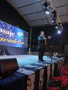 El Doctor Teófilo Cruz Guzmán reafirma su compromiso en defensa de la familia durante el Festival Navideño 2025 de la Organización Educativa Tabscoob.