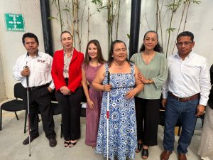 Entrega de bastones a personas con discapacidad visual refuerza el Bienestar de los más vulnerables, impulsando inclusión, dignidad y mayor independencia en Tabasco.