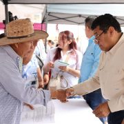 Anuncia Javier May construcción de planta potabilizadora en Paraíso