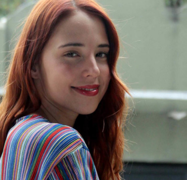 Cazzu reacciona al posado de Majo Aguilar en la playa