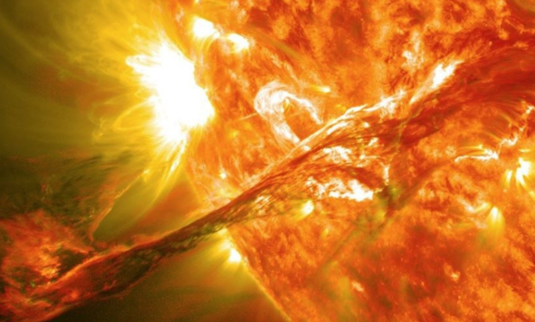 Tormenta solar impactará hoy la Tierra y EEUU emite una alerta