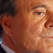 Nuevas acusaciones contra Julio Iglesias ¿El fin de una leyenda?