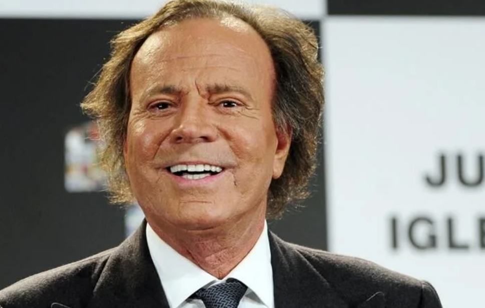Fiscalía española archiva denuncia contra Julio Iglesias
