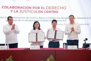 Autoridades municipales, representantes de colegios de abogados y organismos de derechos humanos participaron en la firma de convenios que refuerzan la protección jurídica y el acompañamiento a mujeres de Centro.