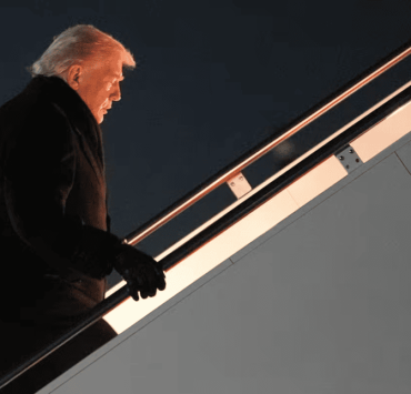 Falla eléctrica obligó a Trump a cambiar de avión