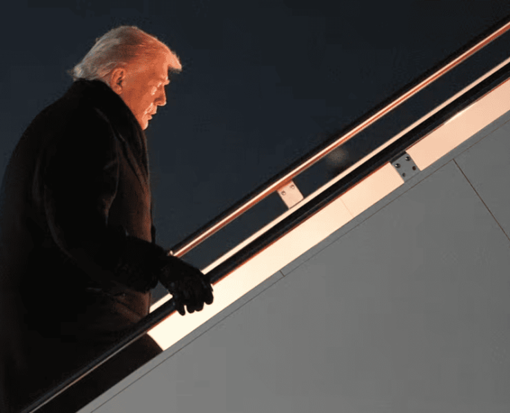 Falla eléctrica obligó a Trump a cambiar de avión