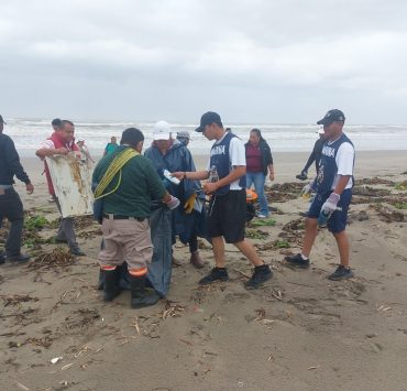 Marina realiza Campaña nacional de limpieza de playas y costas en Tabasco