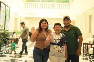 Entre telescopios, mapas estelares y actividades científicas, los pequeños exploran y aprenden durante la celebración del Día de Reyes, en una jornada donde infantes llegaron al Centro Cultural Quinta Grijlava para sorprenderse y divertirse en familia.