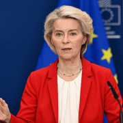 Von der Leyen admite rezago europeo en el Ártico
