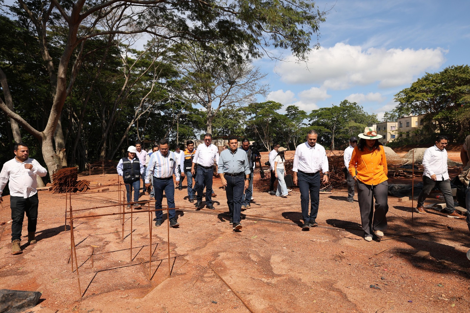 viviendas verticales en Acachapan y Colmena