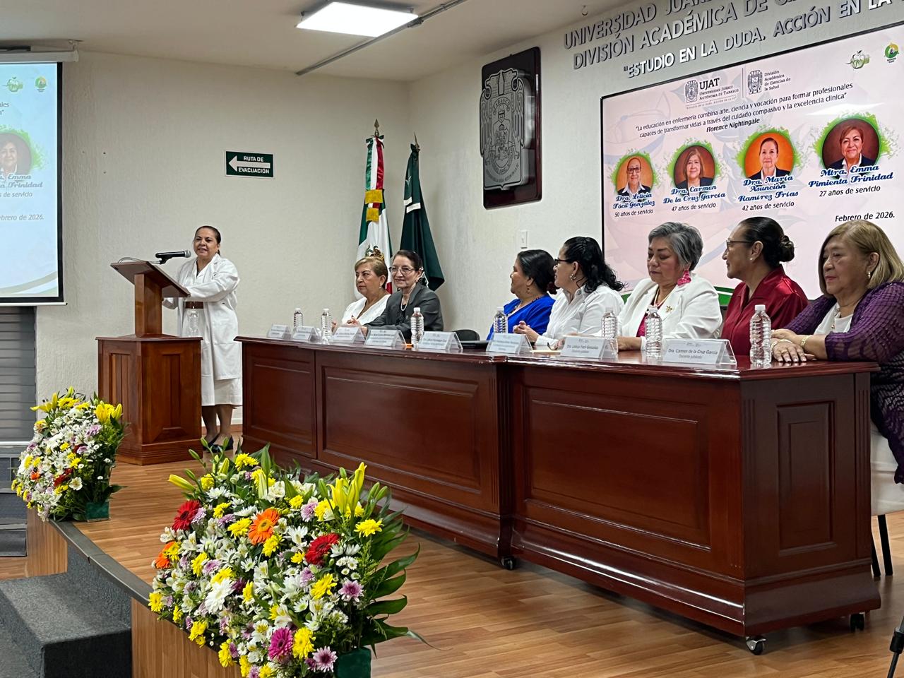 Años de servicio al servicio de la educación y la salud