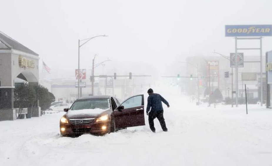 La ola de super frío se extiende por EEUU generando tormentas de nieve