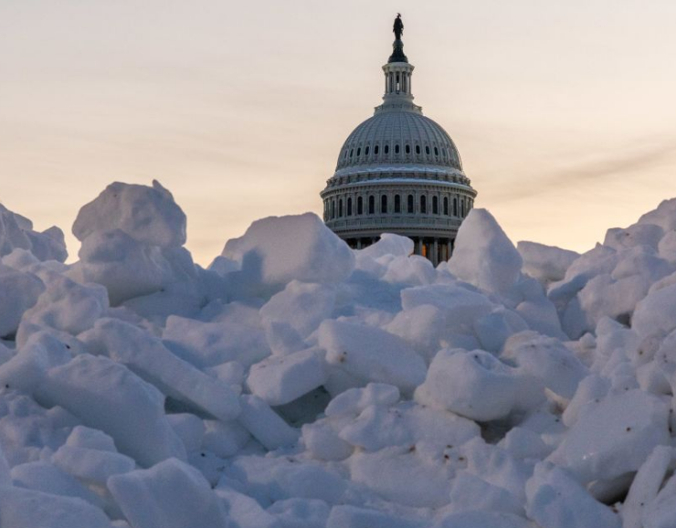 Una nevada histórica en Rusia provoca enormes cantidades de nieve