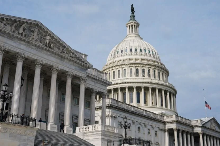 Representantes votan contra aranceles de EEUU a Canadá