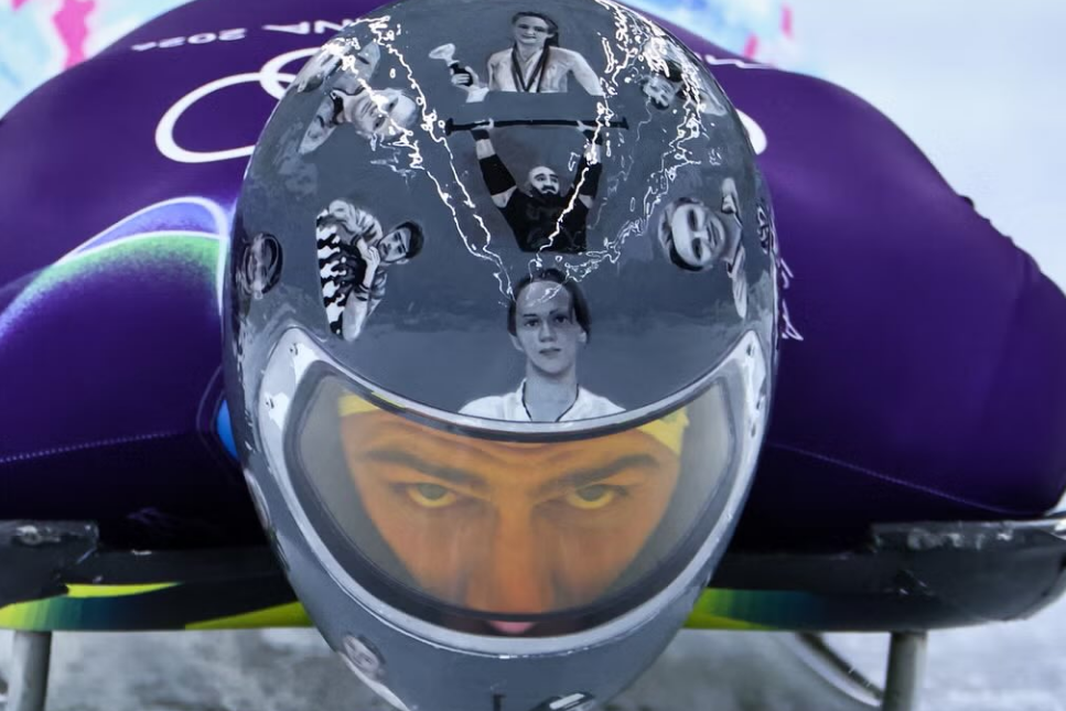 Casco memorial y la controversia