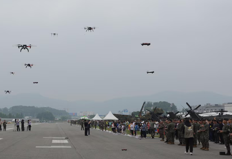 Kim Jong-un amenazó con una “respuesta terrible" ante drones de Corea del Sur