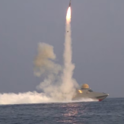 Irán probó un nuevo misil de largo alcance aumentando las tensiones