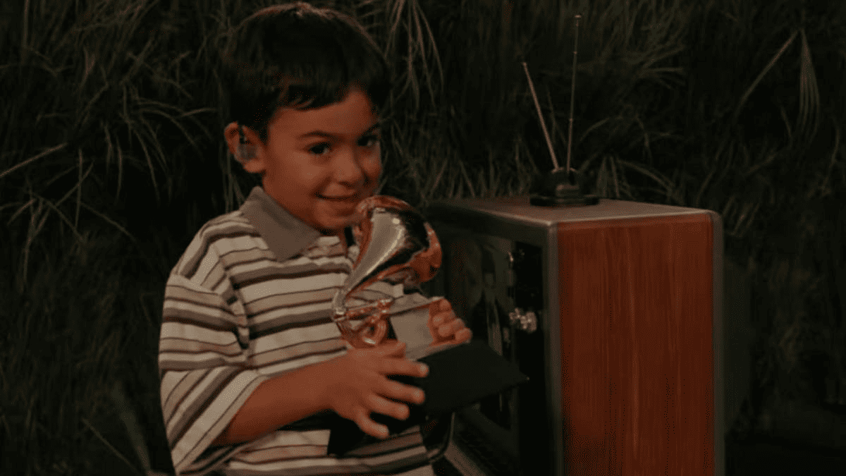 El niño del Grammy de Bad Bunny en el Super Bowl