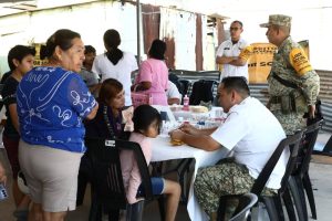 Autoridades estatales y municipales dieron el banderazo de inicio a las Jornadas de Paz en la colonia Francisco Villa, reforzando la cercanía con las familias y llevando apoyos directamente a la comunidad.