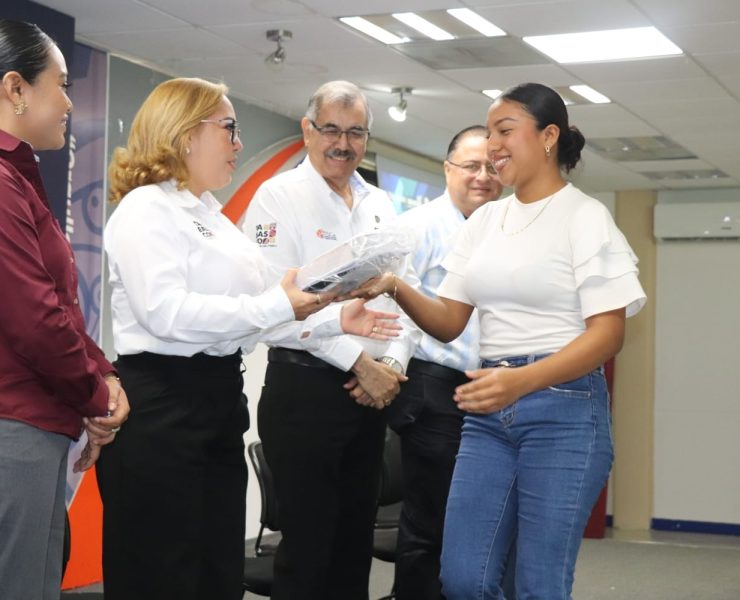 Inician estudiantes del ITSCe servicio social como alfabetizadores en Centla