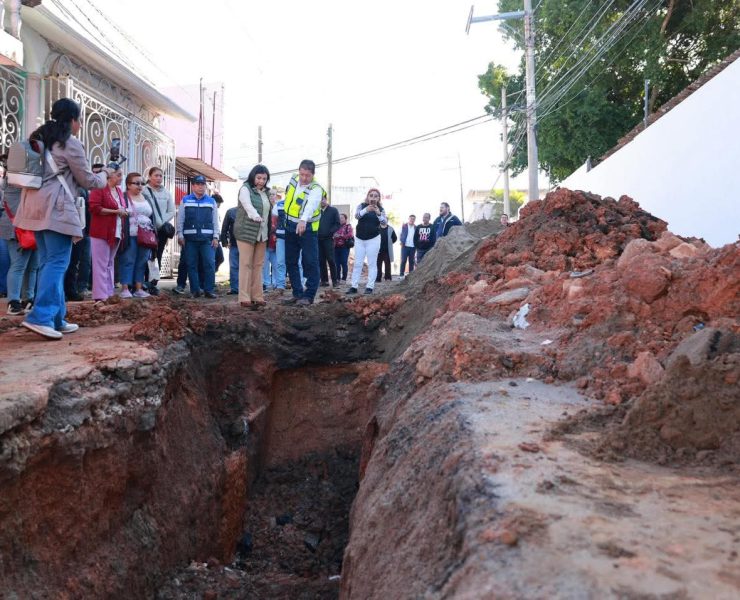 Supervisa alcaldesa obras de drenaje y repavimentación en Atasta de Serra