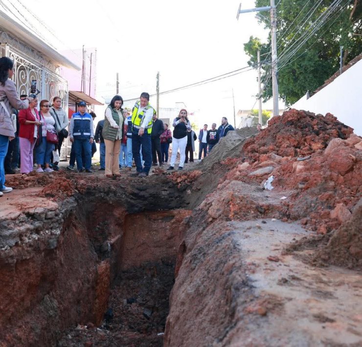 Supervisa alcaldesa obras de drenaje y repavimentación en Atasta de Serra