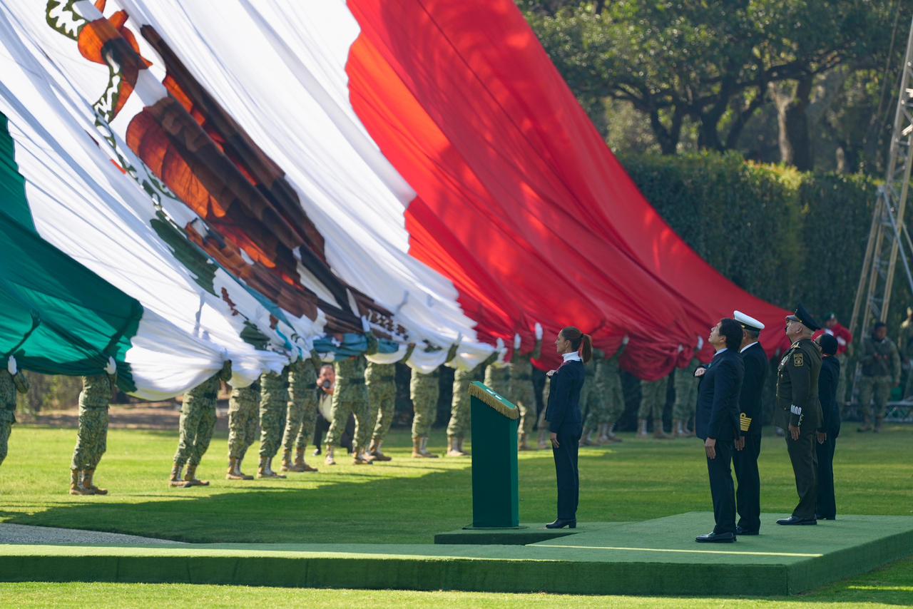 abanderamiento de 33 escuelas 